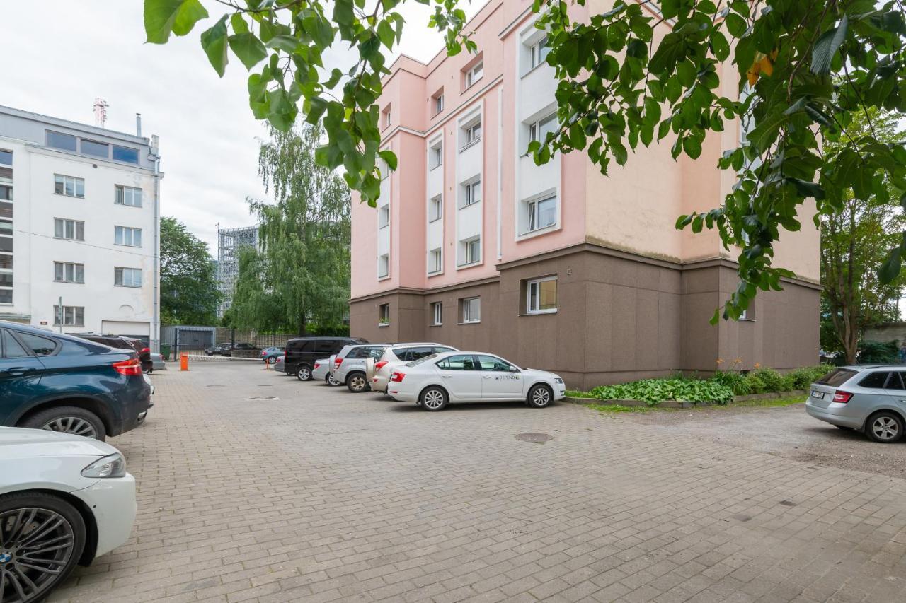 Cozy Stylish Studio Apartment With Free Parking By Centralapartments Tallinn Exteriér fotografie