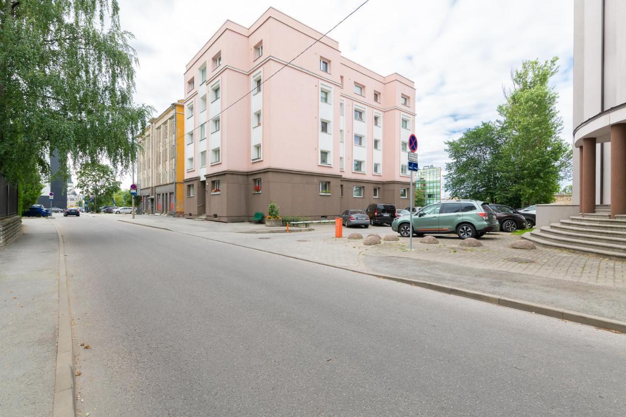 Cozy Stylish Studio Apartment With Free Parking By Centralapartments Tallinn Exteriér fotografie