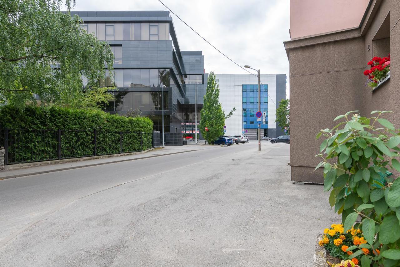 Cozy Stylish Studio Apartment With Free Parking By Centralapartments Tallinn Exteriér fotografie